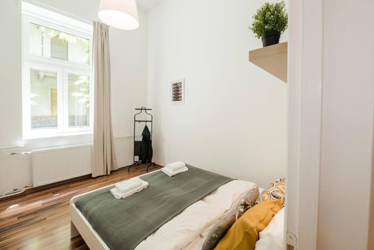 Brand New Central Ac Apartment Budapest Esterno foto